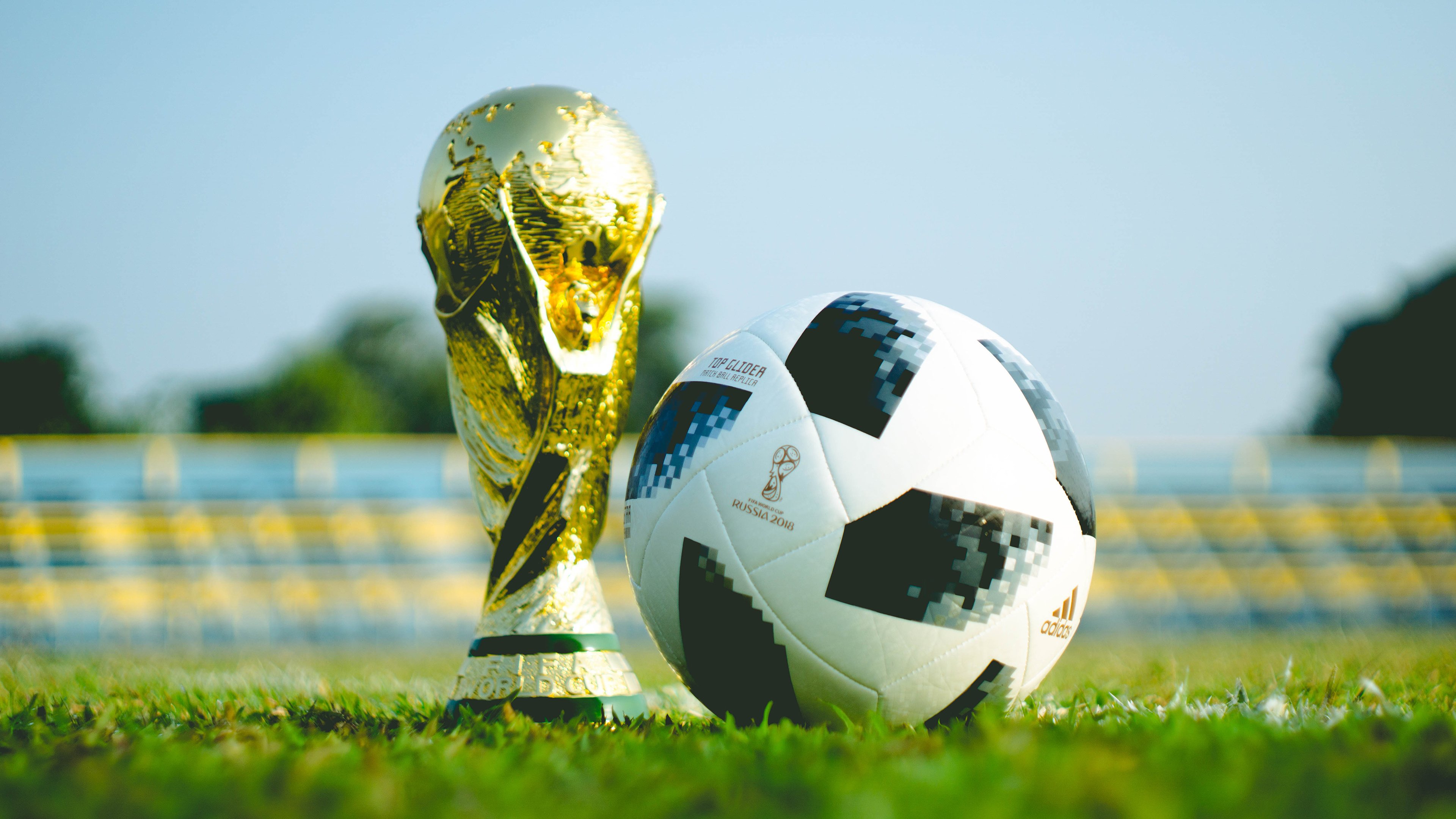 AYX GAMES-魔幻体育夜，湖人复出、黄潜止颓、曼城出局，解说员高呼今晚属于奇迹